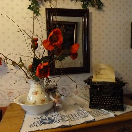 Alte Weinstuben Steinfelder Hof Garni Bed & Breakfast Еленц-Полтерсдорф Екстериор снимка
