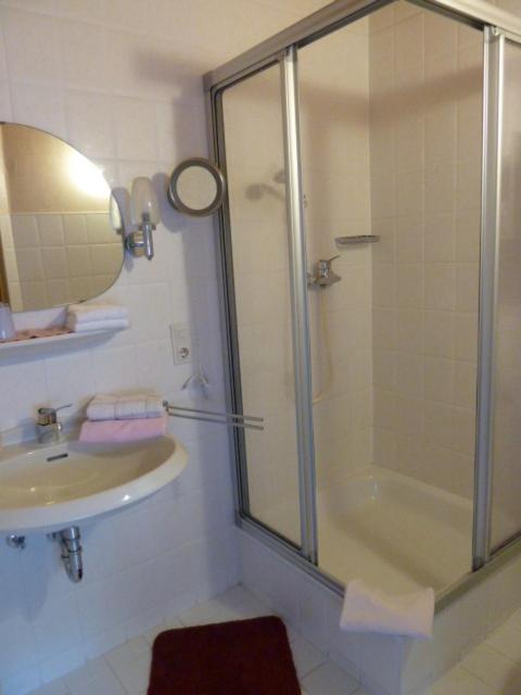 Alte Weinstuben Steinfelder Hof Garni Bed & Breakfast Еленц-Полтерсдорф Екстериор снимка
