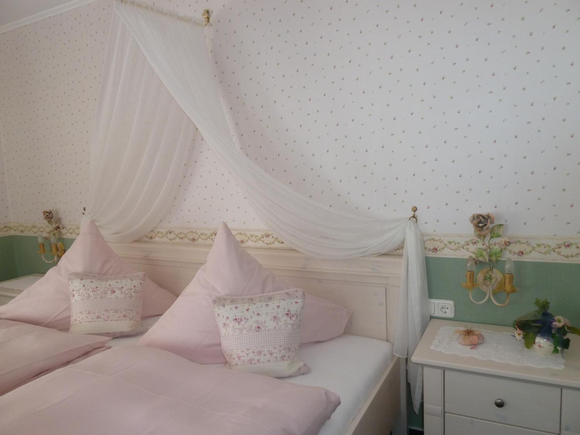Alte Weinstuben Steinfelder Hof Garni Bed & Breakfast Еленц-Полтерсдорф Екстериор снимка