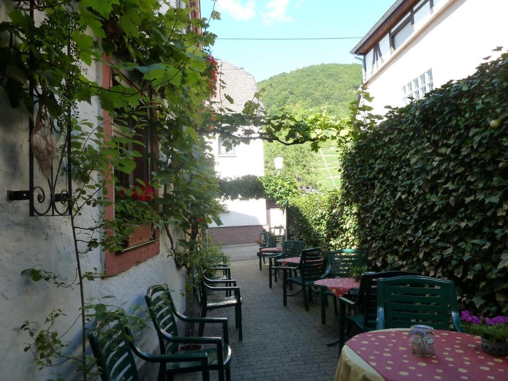 Alte Weinstuben Steinfelder Hof Garni Bed & Breakfast Еленц-Полтерсдорф Екстериор снимка