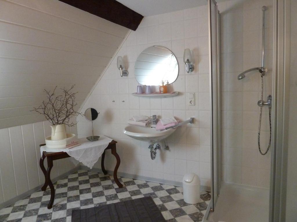 Alte Weinstuben Steinfelder Hof Garni Bed & Breakfast Еленц-Полтерсдорф Стая снимка