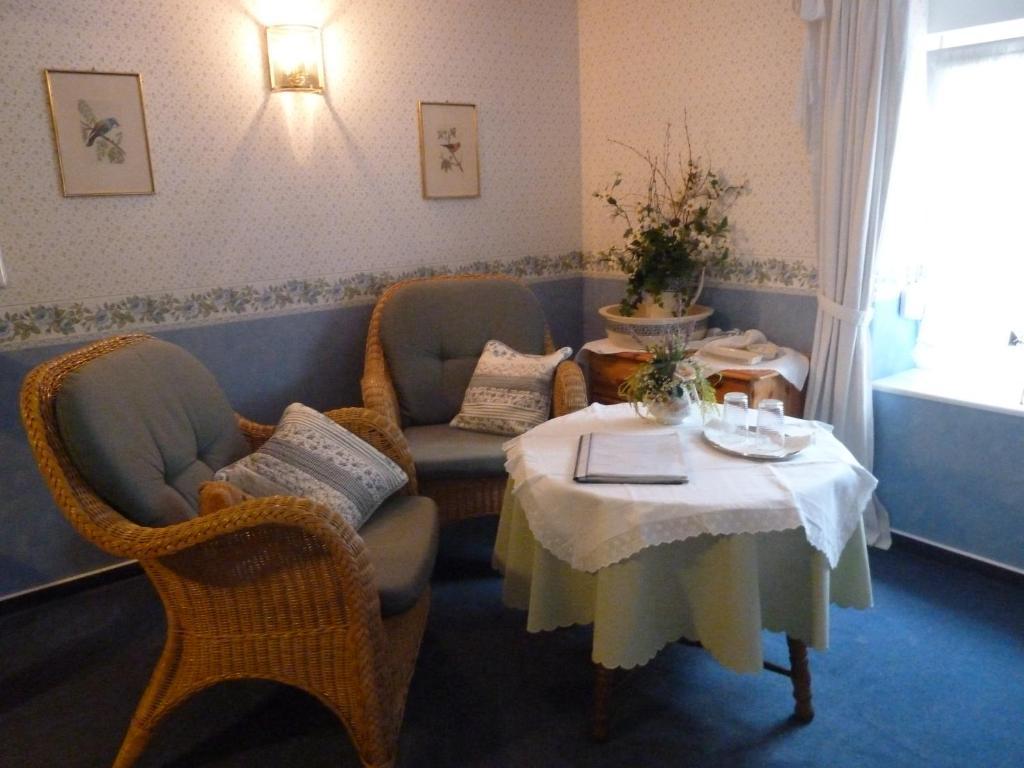 Alte Weinstuben Steinfelder Hof Garni Bed & Breakfast Еленц-Полтерсдорф Стая снимка